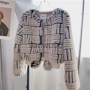 Kvinnors jackor kvinnors chic faux päls fuzzy skördjacka för kvinnor höst vinter tjock päls kappa lady high street långärmad hårig outwear topp j230810