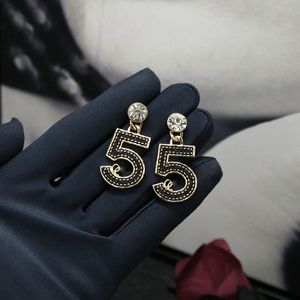 Marke Luxus Buchstaben Designer Ohrstecker für Frauen 18 Karat Gold Retro Vintage Nummer 5 Charm Ohrring Ohrringe Ohrringe Schmuck Bling Kristall Diamant