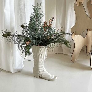 Nordic Abstract White Boots High Heels Vase Creative Ceramics Flower Arranger Stylish Home Decoration Ornaments Christmas Gifts HKD230810