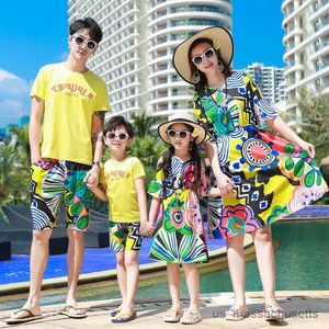 Aile Eşleşen Kıyafetler Aile Giyim Anne Kızı Yaz Plaj Elbiseleri Tatil Aile Eşleşen Kıyafetler Pamuk Tişörtleri Eşleşen Çift Kıyafetleri R230810