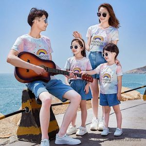 Familjsmatchande kläder Summer Beach Family Matchande kläder Mamma Dotter Dad Son Cotton White T-shirt Shorts Par Lovers Clothes Holiday R230810