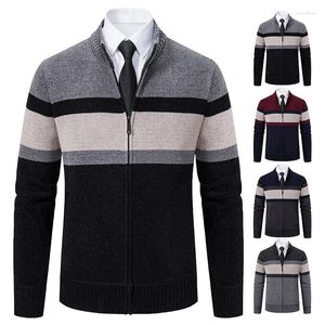 Herrtröjor 2023 Höststickad Cardigan Chenille långärmad ungdom Slim Fit randig tröja grossist för