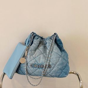 Bolsas de ombro de mulheres por atacado este ano populares confortáveis de jeans leves da bolsa de caçamba diária Joker Blue Canvas Bolsa Bolsas de xadrez bordadas 10626#