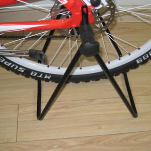 Auto -LKW -Racks Universal Foldable Bicycle Bike Display Rack Triangle Wheel Hub Reparaturstand Ständer für vertikale Parkzubehör 230811