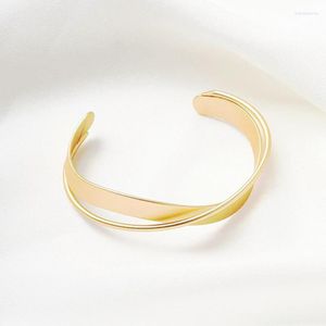 Bangle Karnoz Bangles for Women Stapelbara gångjärn Armbandsmycken gåvor Textured Open Gift