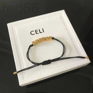 Designer de pulseiras de charme O novo Sijia Black Leather Bracelet Craft é moderno e simples, com a tendência de temperamento de celebridades de bronze decorada por Cejia Gold 3q9q