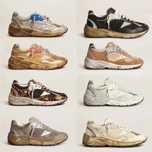 Brand italiano Dad-estrela executando sapatos dourados para designer de tênis sujos antigos com camurça de leopardo de slides médios