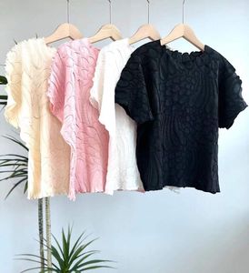 Kadın Tişörtleri 2023 Yaz Miyake Pileli Yuvarlak Boyun Kısa Kollu All-Match T-Shirt Düz Renk Düşük Neck Gevşek Üst Pembe Nakış