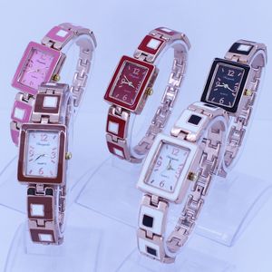 Andra klockor Mixed Color Bulk Fashion Square Rose Gold Lady Women Watch Brand Watches Alloy Strap Quartz Dress Wristwatch Armband Watch 230811