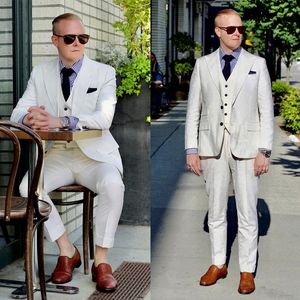 Classic Suits For Men Slim Fit Peaked Lapel Groom Wear 3 Pieces Business Wedding Tuxedo Jacket Pants With Vest Custom Made