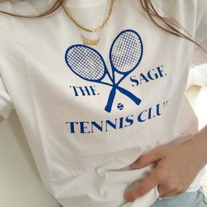 女性用Tシャツセージテニスクラブアメリカンヴィンテージスタイル女性用ホワイトシャツ半袖緩んだ綿の夏のトップスファッションティー230810