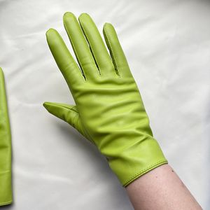 Fingerlose Handschuhe Mode Frauen echte Lederhandschuhe weiße Luxus -Perle Dekoration Handschuhe für Mädchen Winter weibliche Fäustlinge Perlenverschluss Luav 230811