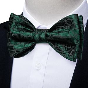 Bow Ties Designer Luxury Green Party Bowties Man için Damat Düğün Kendinden Tie Erkek Aksesuarları Cep Square Sap Kufflinks Set