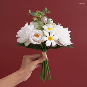 Dekorativa blommor konstgjorda blommor pionbundna bunt för festheminredning Tillbehör bröllopsbrud hand håller bukett rosblommor blommor