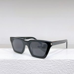 633 occhiali da sole per gatti Designer di donne grigie nera Sunnies Gafas de Sol Designer Occhiali da sole sfumature OCCHIALI DA SOLE UV400 ESECHEA DI PROTEZIONE