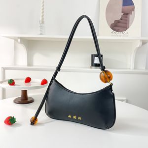 Kvinnors designer handväska högkvalitativ väska liten under axelkedjor väskor lyxiga designers crossbody handväska handväskor chd2308112 xrong_totes