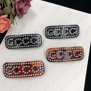 Designer Schmuck Acrylharz Einbettet Strass Alphabet Haarklammern Barrettes, Seitenfederklammern, Valentinstag, Weihnachten, Geschenke, hohe Qualität mit Kasten