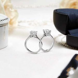 Роскошная модная марка Tiff Brand Jewelry S925 Серебряное серебро H Mosan Diamond Ring Six Claw Classic Cow Head Four Angel Kiss Wedding