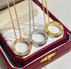 Luxus Anhänger Neccklacce Love Marke Desifenr Top -Qualität S925 Sterling Silber Round Hohlkreis Ring Vollkristall eingraviert mit Box Party Geschenk für Frauen Schmuck