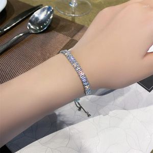 Charm Bracelets Damen glänzende Armbanddesign Mode verstellbare Zirkon -Ballparty für Frauen