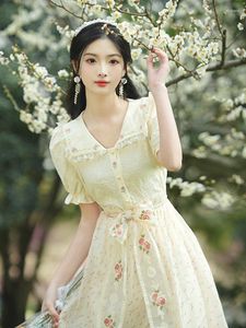 İş elbiseleri fransız romantik retro kadın kıyafetleri mahkeme tarzı çiçekler sevimli etek dantel yaka puf kolu gömlek kadın tatlı zarif peri seti