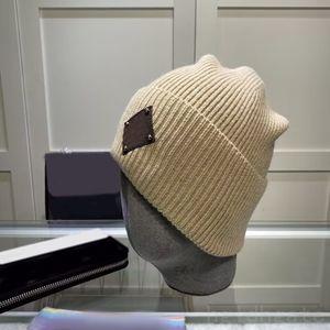 Pembe Şapkalar Tasarımcılar Kadınlar Erkek Beanie Yüksek Kaliteli UNISEX Örgü Baş Sıcak Gorras Klasik Spor Kafatası Kapakları Bayanlar Günlük Açık Bonnet Homme Mz022