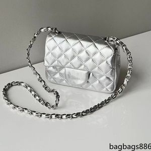 Luksusowa torba designerska klasyczna mini klapka torba damska torba łańcuchowa owcza skóra kwadratowy klasyczny klapka kołdana torba na ramię złota srebrna metalowa torba crossbody 17 cm