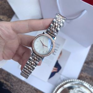 Titta på ljus lyxskönhet Deep Elegant Temperament Introverted Delicate Crown Bow Buckle Diamond Scale Embelled Dial High Hard Mineral Crystal Glass Mirror