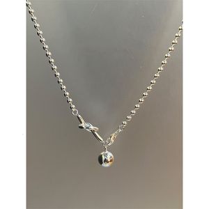 Pendanthalsband S925 Sterling Silver Necklace 18K Knot Love Temperament Matchande halsband Enkelt mode Neutralt par smycken gåva 230810