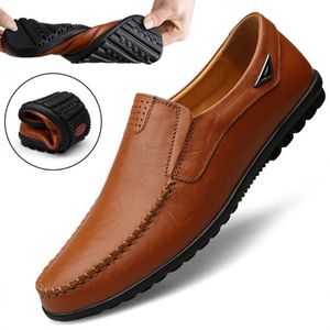 Klänningskor äkta läder män casual skor lyx varumärke mens loafers moccasins andas slip på svarta körskor plus storlek 37-47 230811