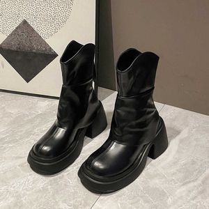 2023 Autumn/Winter New Fashion Spicy Girl Style Matsuke Thick Sole Short Barrel Horseshoe Boots Korean Version Slim Leg Martin Boots 230811