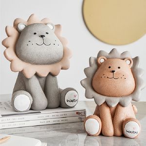 Nyhetsartiklar Cartoon Lion Sweet Piggy Bank for Kids Birthday Present Coin Saving Box Money Storage Case Animal Figures Ornament Home Decor 230810