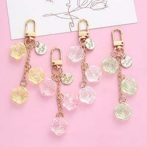 Keychains Creative Beautiful Transparent Rose Keychain Earphone Cover String Pendant Ryggsäck Keyring Charms bilpar gåva