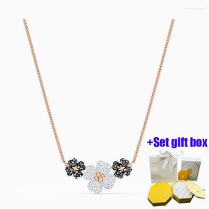 Chains Fashion Charm Rose Gold Black And White Four-leaf Clover Flower Jewelry Necklace Suitable For Beautiful Women Free Of Freight