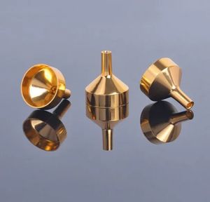 Metal Small Aluminium Mini Tratt för parfym Colanders -silar Överför diffusorflaskan Mini Liquid Oil Filling Lab G0811