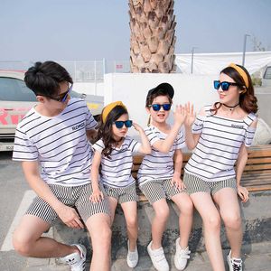 Family Matching Outfits Summer Matching Family Outfits Dad Mum Son Daughter Black White Striped T-shirt+Shorts Family Matching Clothes Couple