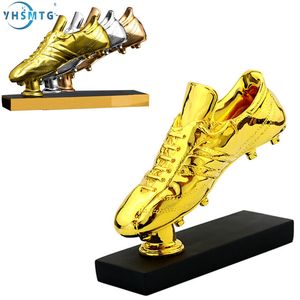 Dekorativa föremål Figurer Harts Charms Fotbollsmatch Match Soccer Golden Boot Award Fans Souvenir Gold Plating Shoe Trophy Gift Home Office Decoration Model 230810