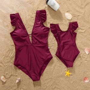 Familienpassende Outfits Familie Badebekleidung gestreift passende Badeanzüge Outfits aussehen Sohn Shorts Mutter Tochter Mommy und ich Bath Anzüge Klamige Strand Strand