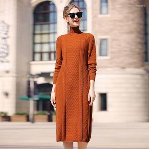 Lässige Kleider Frauen Stricken Kleid für den Herbst Winter 2023 Mode Rollkragenpullope warmes Wellenmuster Büro Lady Slim Long Pullover Oversize