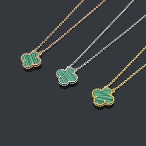 Green Color Women Luxury Designer Halsband Single Flower Pendant Brass Halsband Partihandel