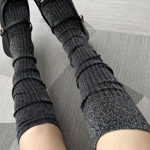 Frauen Socken 2023 Beinlager Feste Farbe Mode silberne Faden vertikaler Streifen Chic Girls über Knie -glänzende Strümpfe