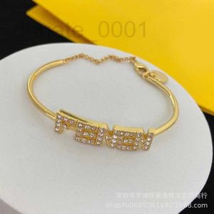 Charm Bracelets Designer New Style Letter Bracelet Versatile Women's Diamond Embedding F-shaped Mesh Red Same Light Luxury Handpiece f TMKB