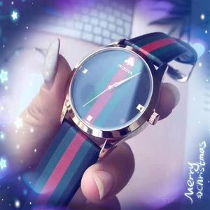 Popüler Moda Kadın Arı Dial Watch Cystal Ladies Üç Stiches Tasarım Gül Altın Gümüş İthal Kristal Ayna Kuvars Tablo Nob229h