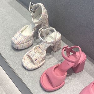 Gai Chunky High Heel Women's Platform Onkle Strap Buckle Procle European Fashion Sandals Spring Summe 230811