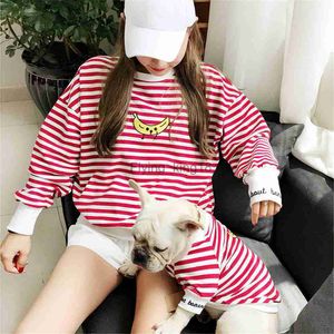 MifLame Dog Matchande ägare Set Family Dog Clothes French Bulldog Corgi Stripe Pet Sweatshirt Banana Brodery Small Dog Hoodies HKD230812