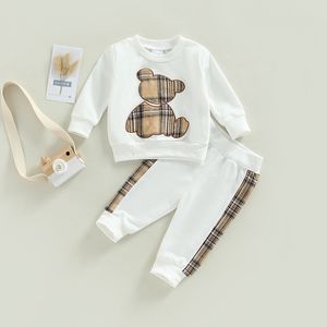 Kläderuppsättningar 024m babyflickor Autumn Clothes Born Toddler Long Sleeve Plaid Bear Mönster Topps Sweatshirt Pants Outfits Tracksuits 230811