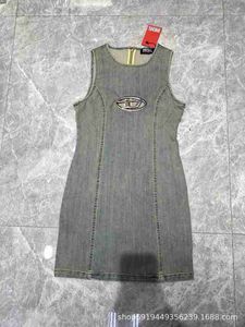 Basic & Casual Dresses designer 23 Summer New Small Focus Design Letter Hollow Out Old Denim Skirt Fashionable and Slim Appearance XP0J