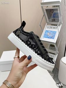 Women Designer Laurens Leather Shoes Sneakers Classcial Black White Womens Lace Casual Shoe Sports Trainers Comfortable Luxury Jogging Running Shoe