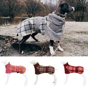 Zimowe ubrania dużych psów ciepła polarowa kurtka dla średnich dużych psów Weimaraner Greyhound Regulowany pasek w kratę print z prasą HKD230812