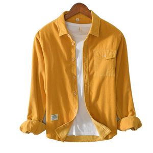 Erkekler Elbise Gömlekleri Men için Erkekler İçin Gömlek Sonbahar Sarı Uzun Kollu Göğüs Cep Tasarım Vintage Sıcak Akıllı Erkek Kumaş202E